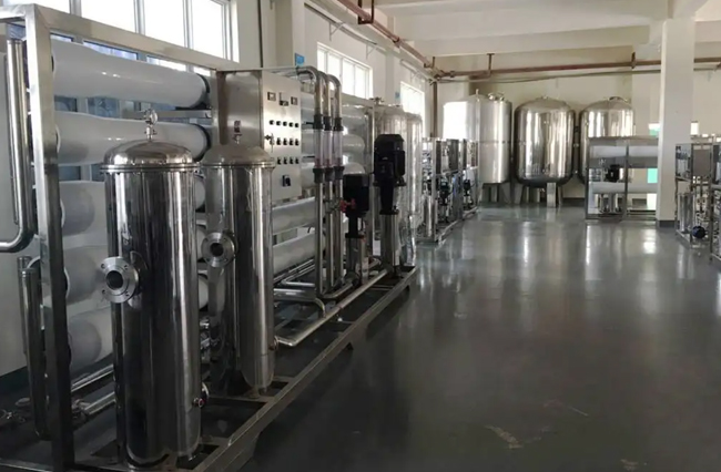 纯华体会（中国）生产车间